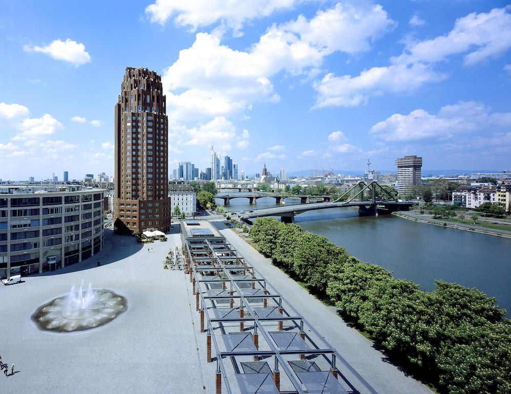 Book a cheap room in Lindner Hotel & Residence Main Plaza